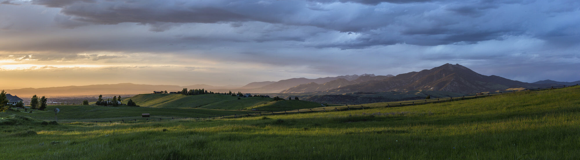 Horizon overlooking the hills and fields in Montana